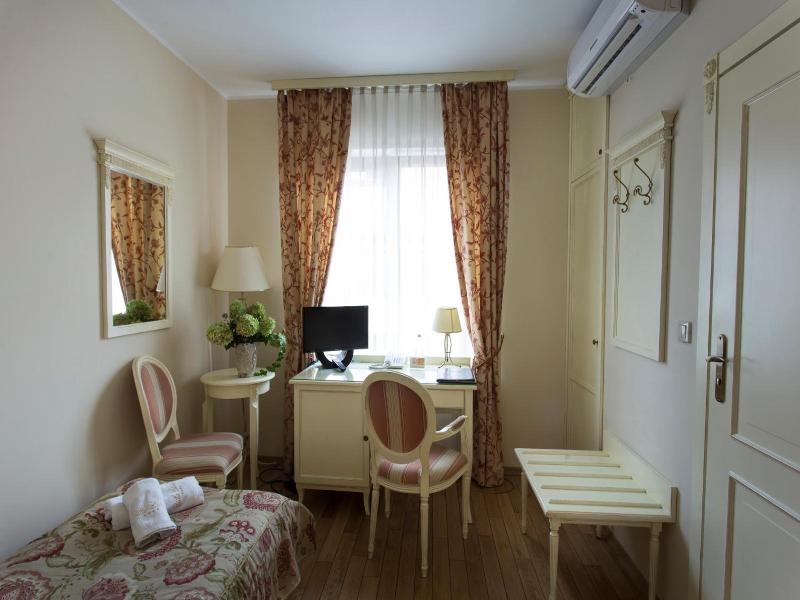 Villa Estera image