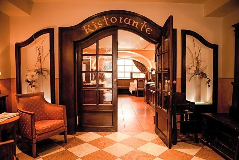 Schlosshotel Grunwald image