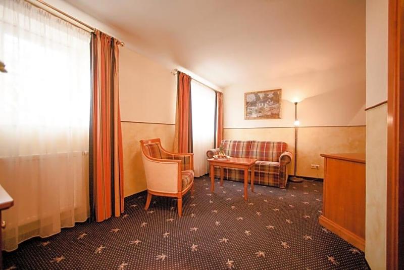 Schlosshotel Grunwald image