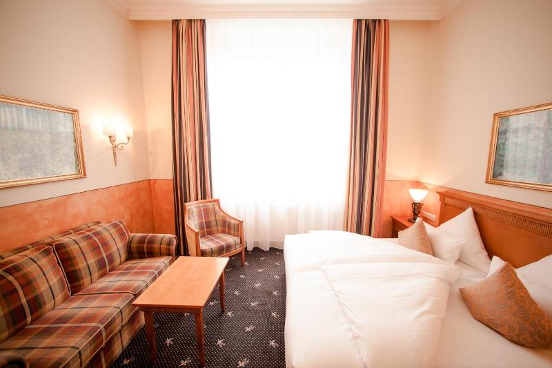 Schlosshotel Grunwald image