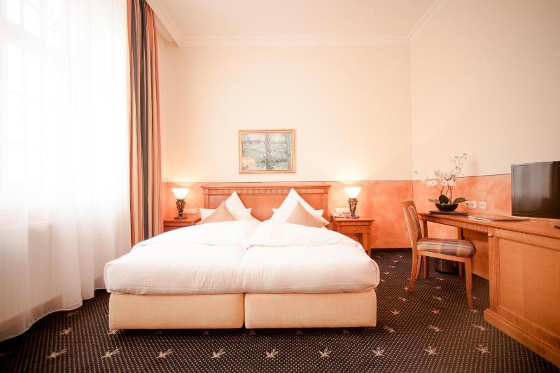 Schlosshotel Grunwald image