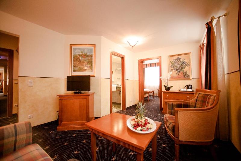 Schlosshotel Grunwald image