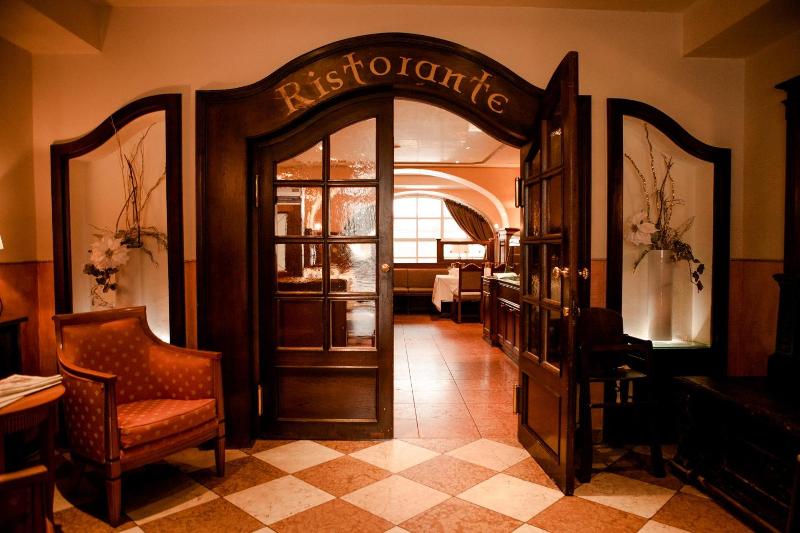 Schlosshotel Grunwald image