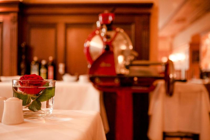 Schlosshotel Grunwald image