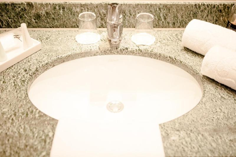Schlosshotel Grunwald image
