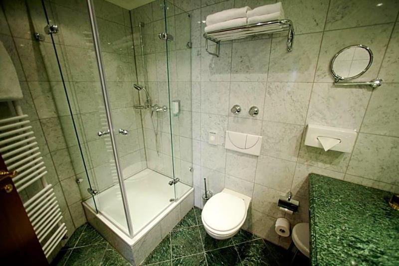 Schlosshotel Grunwald image