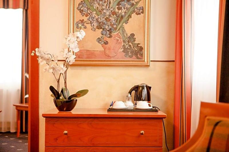 Schlosshotel Grunwald image