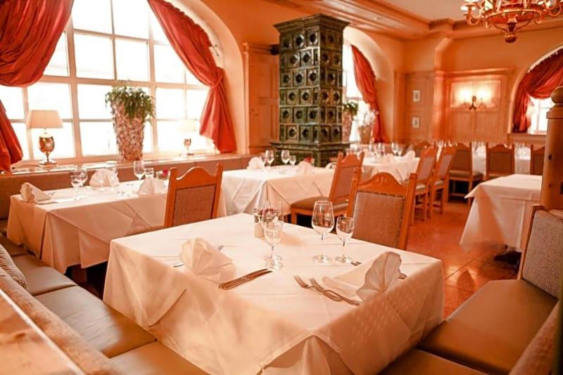 Schlosshotel Grunwald image