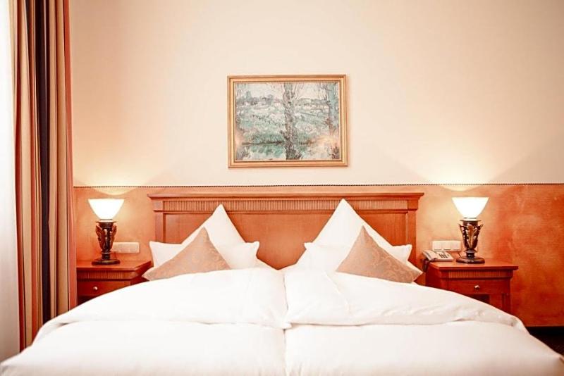 Schlosshotel Grunwald image