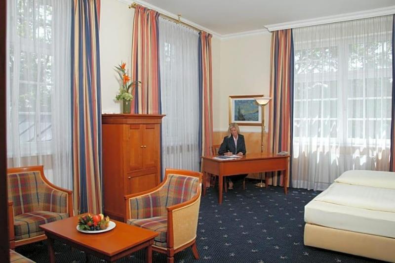 Schlosshotel Grunwald image