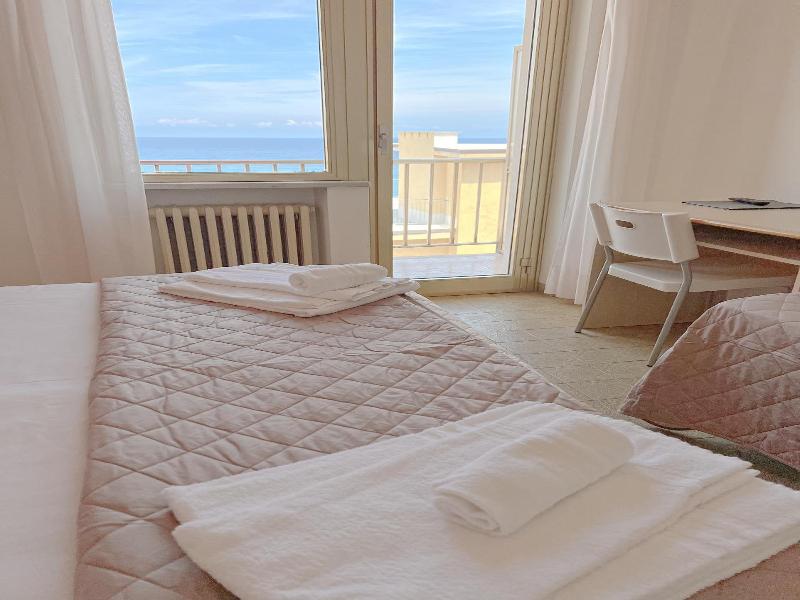 Hotel Ambassador — general view