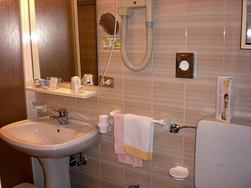 Monaco Sport Hotel image