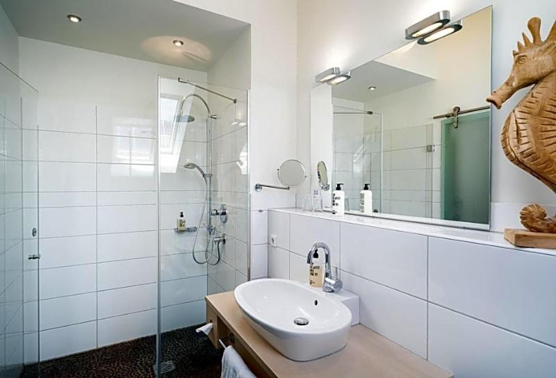 Flussbett Hotel image