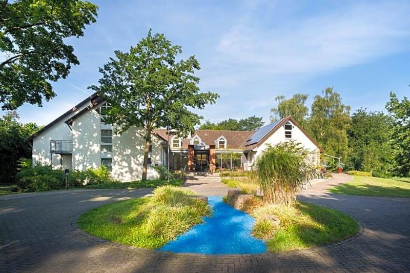 Flussbett Hotel image