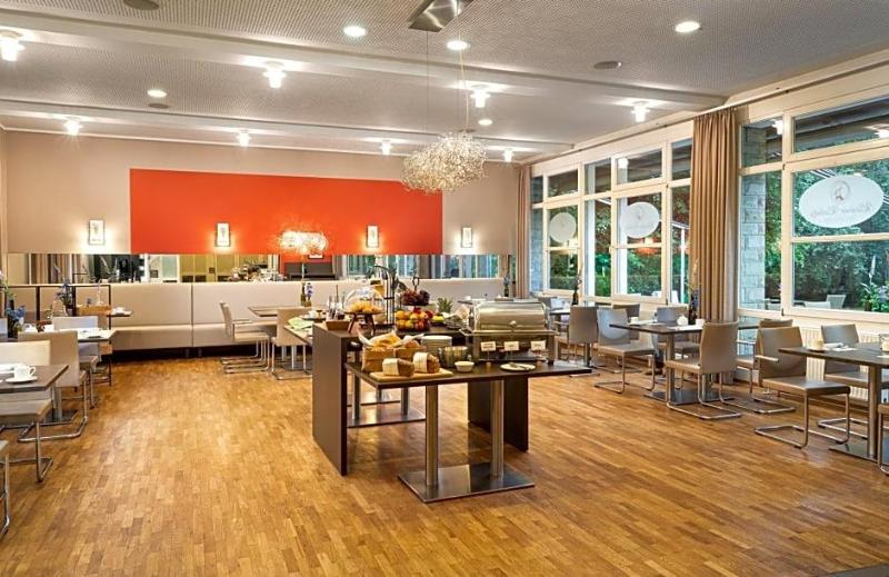 Flussbett Hotel image