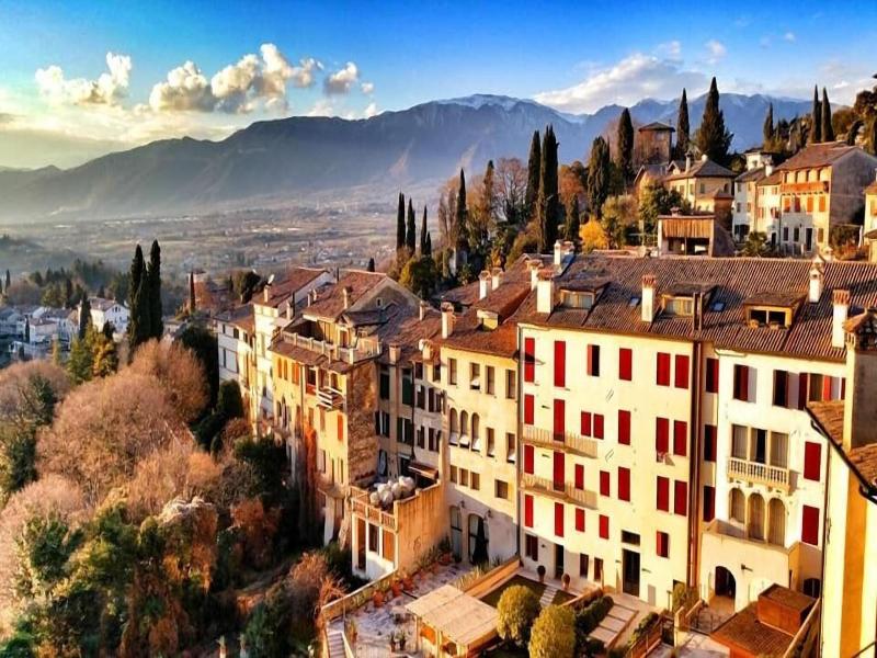 Villa Pigalle image