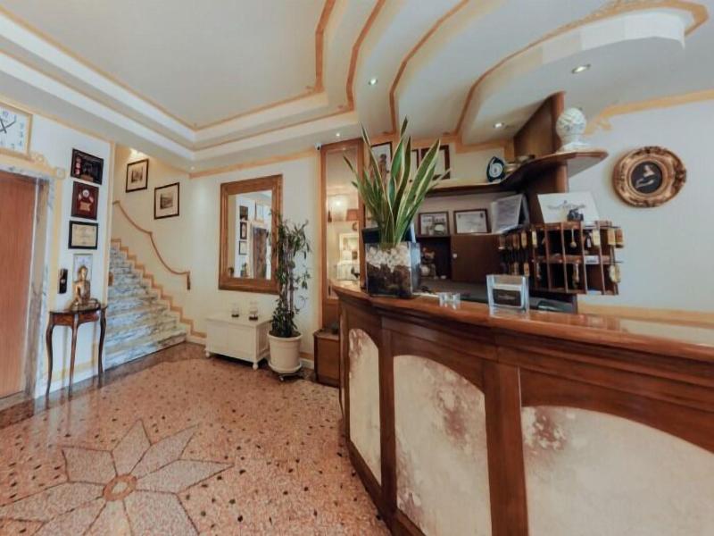 Villa Pigalle image