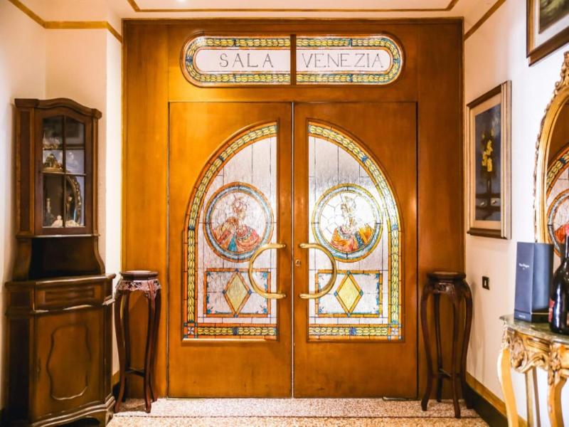 Villa Pigalle image