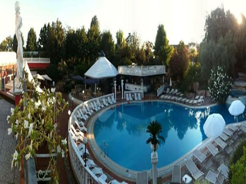 Villa Pigalle image