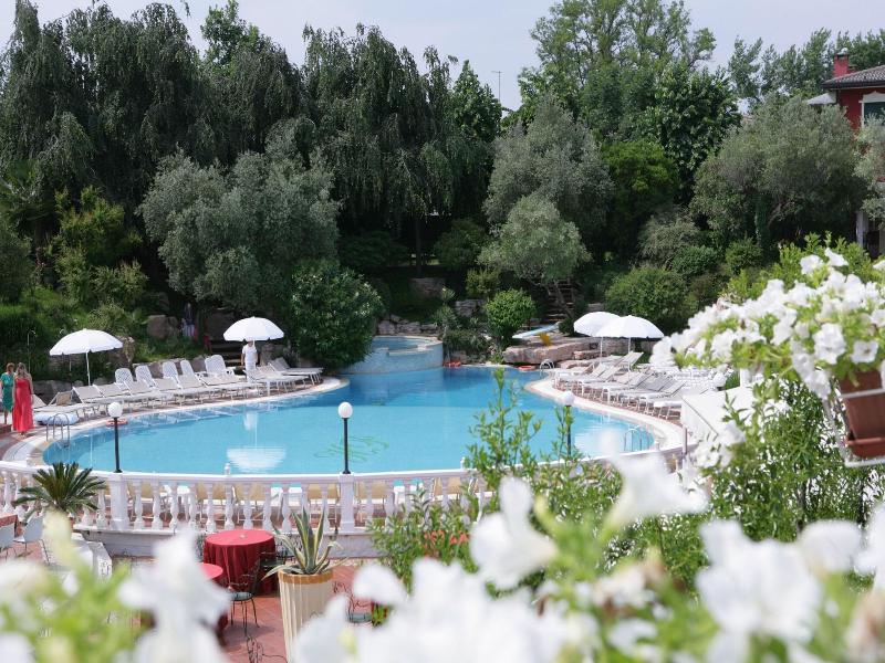 Villa Pigalle image