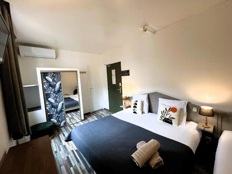 Altitude 823 image