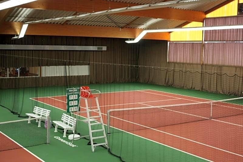 Sportpark Hotel Isernhagen image