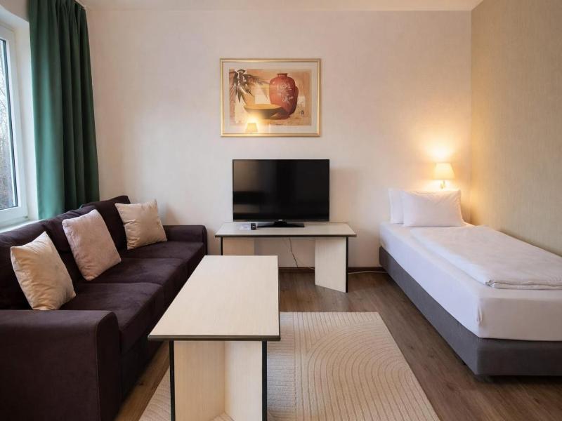 Sportpark Hotel Isernhagen image