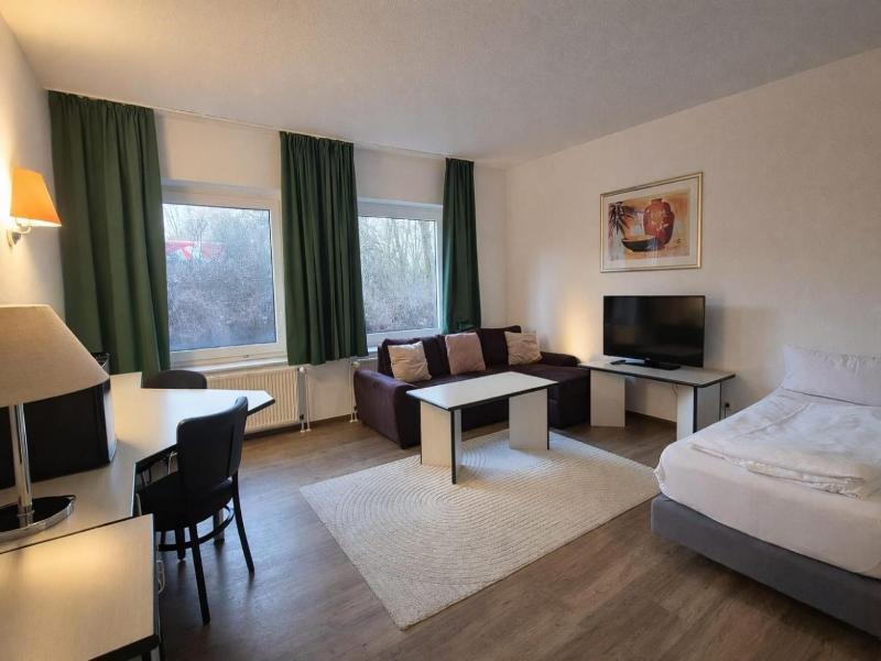 Sportpark Hotel Isernhagen image