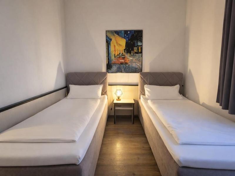 Sportpark Hotel Isernhagen image