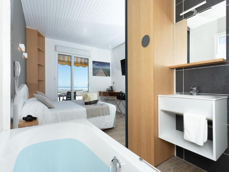 Hotel Les Dunes image