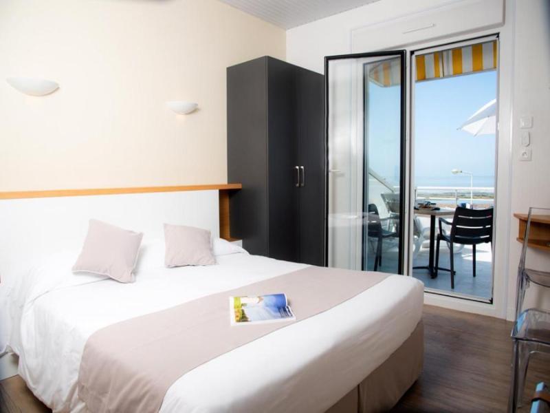 Hotel Les Dunes image