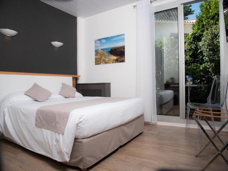 Hotel Les Dunes image