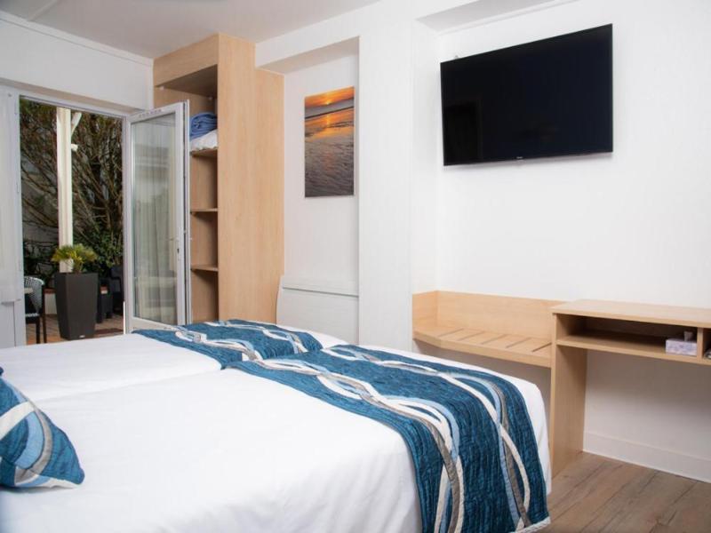 Hotel Les Dunes image