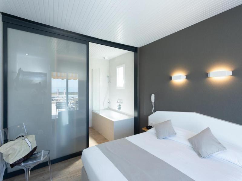 Hotel Les Dunes image