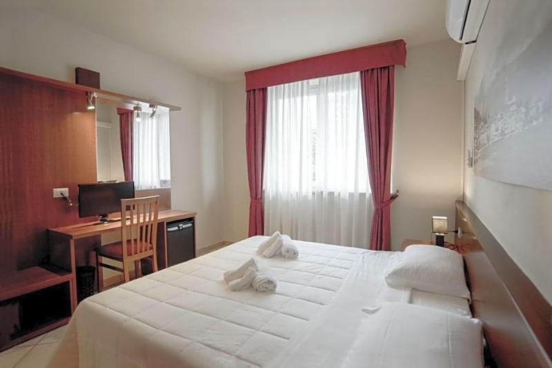 Hotel Venezia Park image