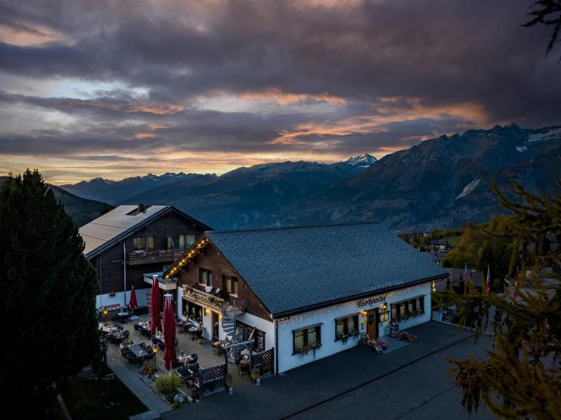 Hotel Restaurant Bürchnerhof image