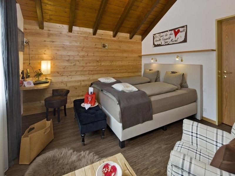 Hotel Restaurant Bürchnerhof image