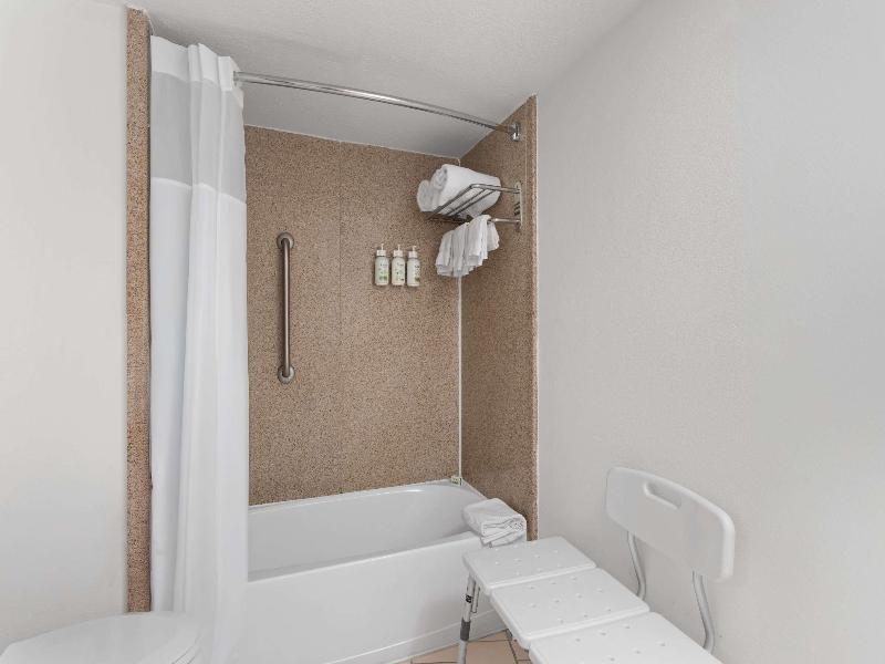Baymont by Wyndham Orlando North Millenia image