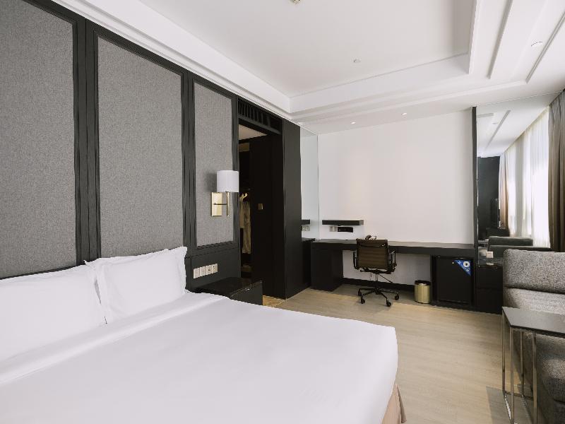 Crowne Plaza Shanghai Anting image