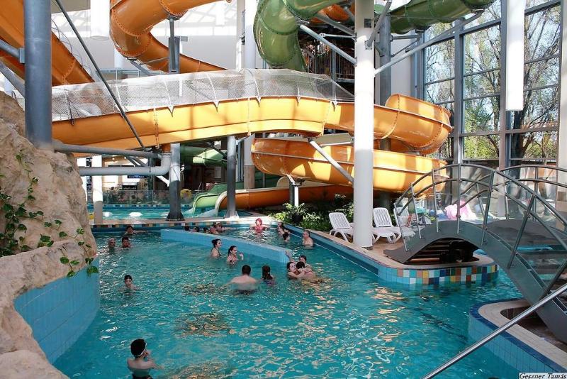 Hotel Corvin image