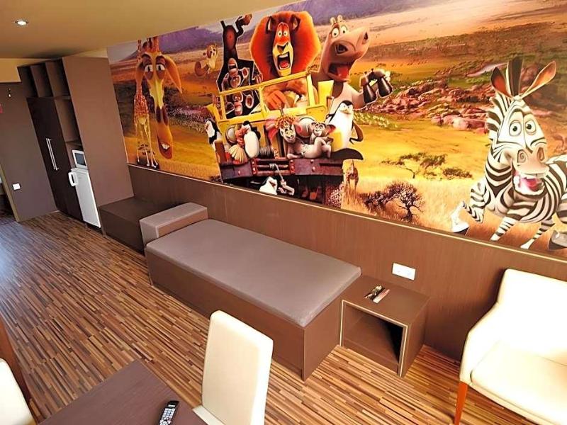 Hotel Corvin image