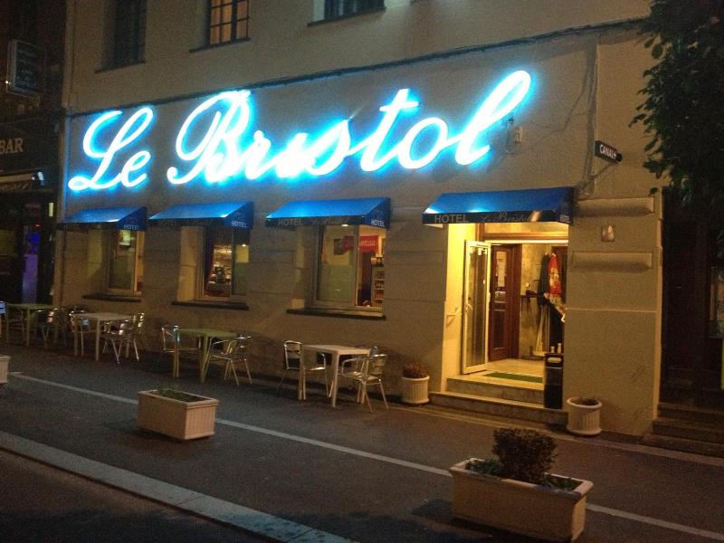 Le Bristol image