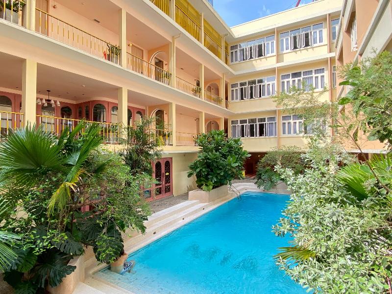 Miami Hotel Sukhumvit Bangkok image