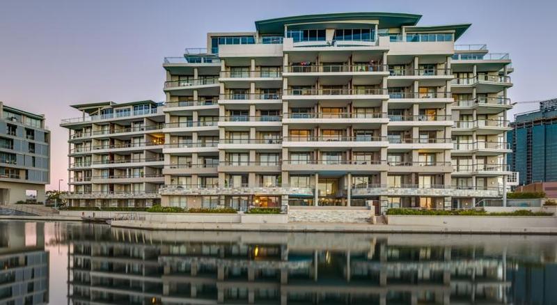 Кейптаун - Canal Quays Luxury Apartments