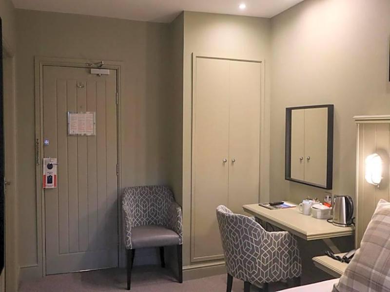 George Hotel image