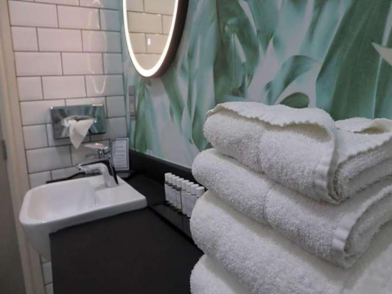 George Hotel image