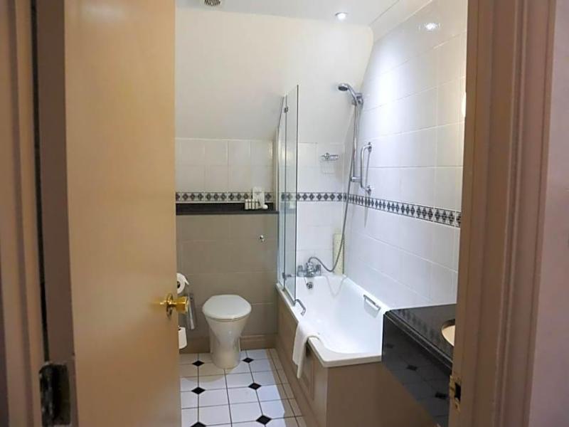George Hotel image