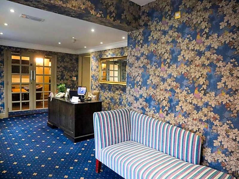 George Hotel image