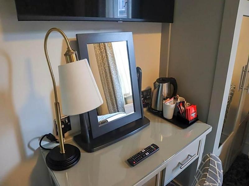 George Hotel image