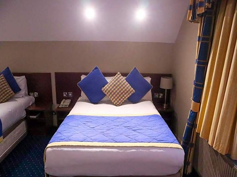 George Hotel image